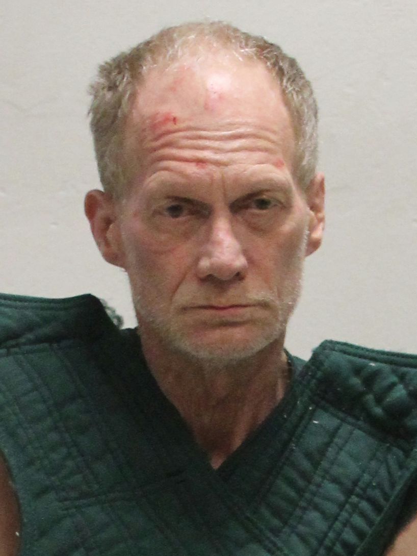 Independence man in custody after pursuit, attempting to stab deputy